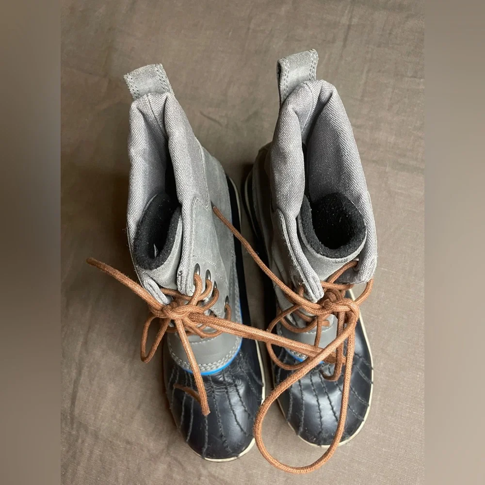Sorel good used